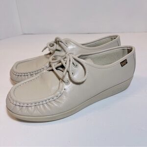 SAS SIESTA Size 7 Beige LEATHER Comfort Shoe Hand Sewn USA Genuine Leather